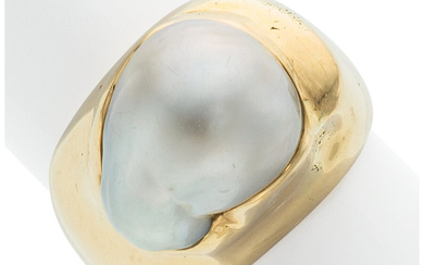 South Sea Cultured Pearl, Gold Ring Pearls: South sea...