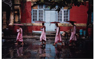 Steve McCurry (1950), Procession of Nuns, Yangon, Myanmar (1994)