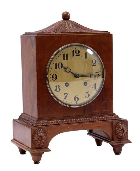 (-), Table clock in walnut cabinet, Lenzkirch, 31...