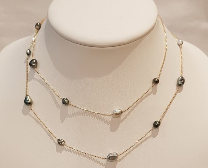Tahiti pearl necklace in 18k gold