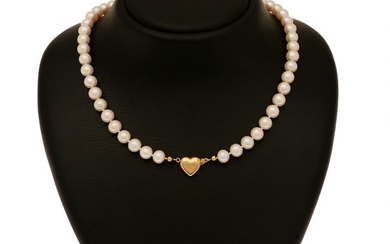 Two necklaces respectively set with numerous cultured and cultured fresh water pearls. Both clasps of 14k gold. L. 47.5 and 92.5 cm. (2)