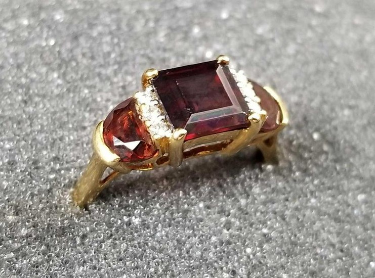 14K Gold Garnet Diamond Ring Size 7