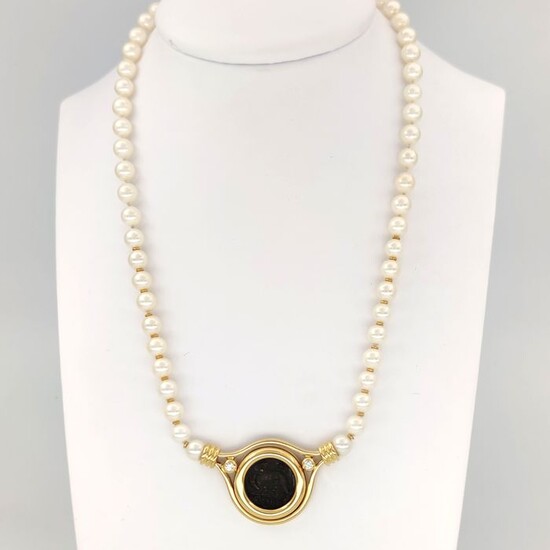 18 kt. Yellow gold - Necklace - 0.20 ct Diamonds - Akoya pearls 6.40 mm - Antioch coin