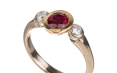 18 kt gold ruby-brilliant-ring , WG/YG 750/000, in YG setting...