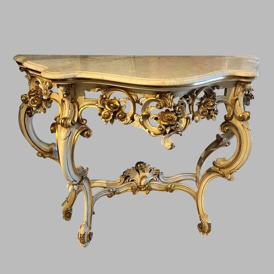 意大利雕花金箔茶几罗马风格1889 An Italian carved giltwood console table, Roman circa...