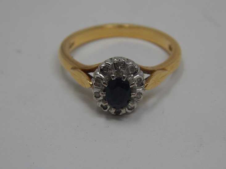 18ct Yellow Gold Sapphire & Diamond Cluster Ring: Size L: We...