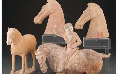 25069: A Group of Four Ceramic Horse Figures 8-3/4 x 11