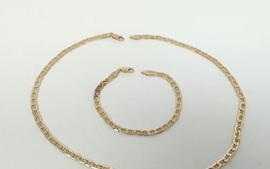 9ct gold necklet of filed curb pattern with matching bracele...