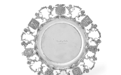 A COLOMBIAN SILVER COLOURED SHAPED CIRCULAR SALVER, STAMPED MAR drP 0900