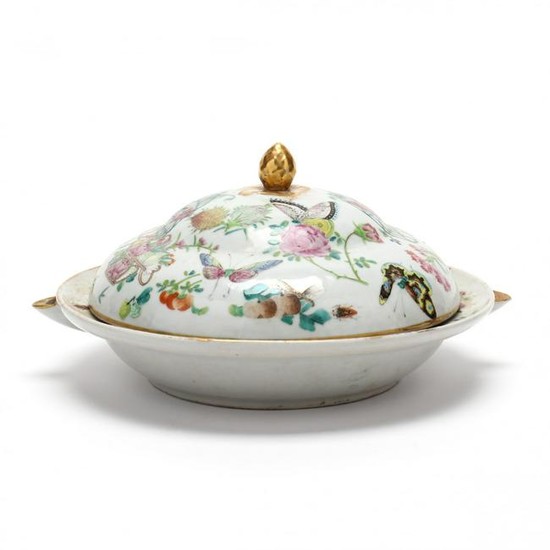 A Chinese Famille Rose Porcelain Warming Dish with