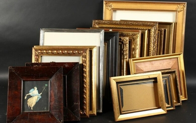A Collection of Seventeen Smaller Frames. (17).