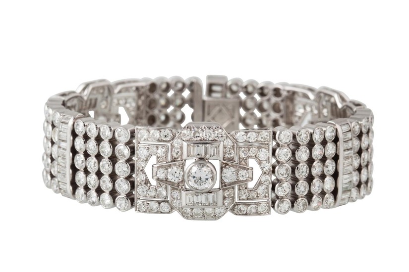 A DIAMOND BRACELET, set throughout with diamonds of approx 9...
