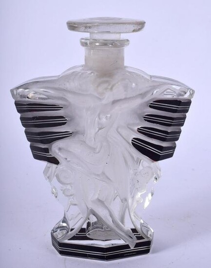 A LOVELY ART DECO BLACK FLASH GLASS SCENT BOTTLE AND