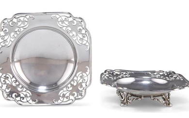 A PAIR OF GEORGE V SILVER DISHES, by David Landsborough