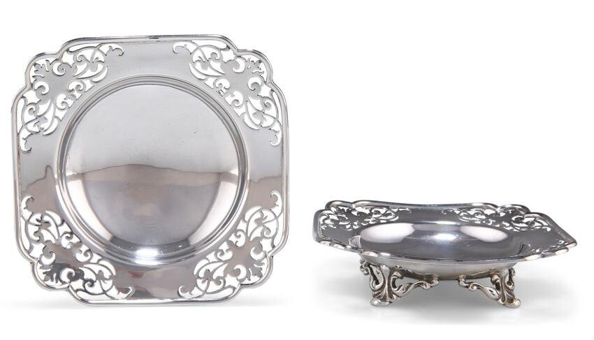 A PAIR OF GEORGE V SILVER DISHES, by David Landsborough