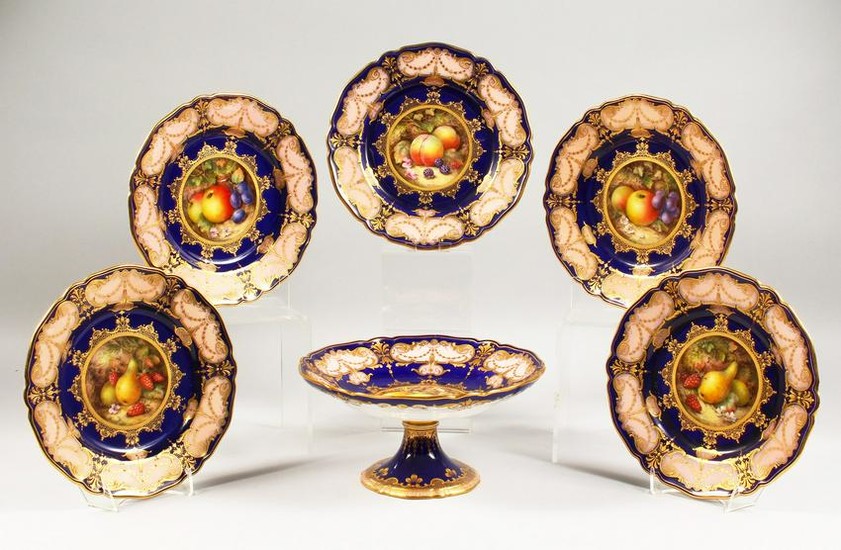 A SET OF FIVE ROYAL WORCESTER FRUIT PLATES and a