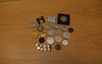 A collection of Coins including 1921 US Silver One Dollar having Denver Mint mark, Bunker Hill