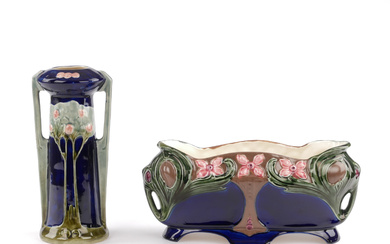 A majolica vase and a vase, Art Nouveau, early 20th century.