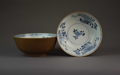 A pair of Chinese cafe-au-lait blue and white bowls from the Nanking Cargo