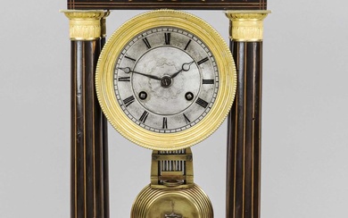 A portal clock, walnut, 2nd half 1