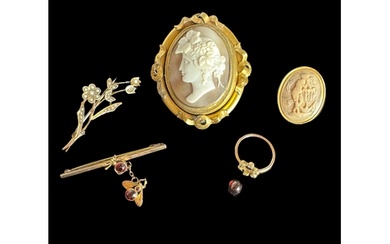 A small group antique jewellery Comprising of an oval shell...
