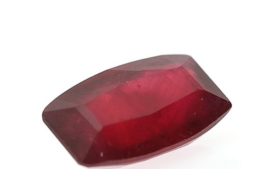 A unmounted fancy-cut ruby, 5.10 ct. Measures 7,58×12,47×5,30 mm.