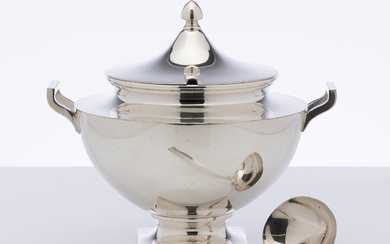 A vintage Wilcox silverplate double handled lidded soup turreen on...