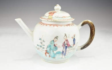 AN 18TH CENTURY CHINESE FAMILLE TEAPOT