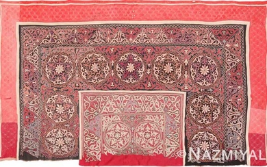 ANTIQUE UZBEKISTAN EMBROIDERED SUZANI. 6 ft 7 in x 4 ft (2.01 m x 1.22 m).