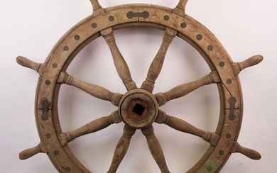 Ancienne roue de barre en bois et bois tourné à huit manetons à éléments de...