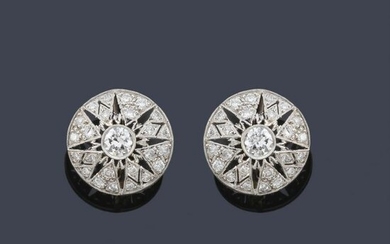 Art Deco earrings in platinum with diamonds.