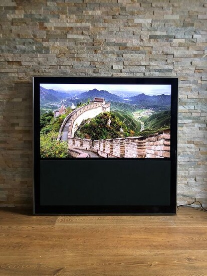 B&O - Beovision 10-32 Full HD + Beo4 + Wall bracket + Coated Glass - Full HD Television