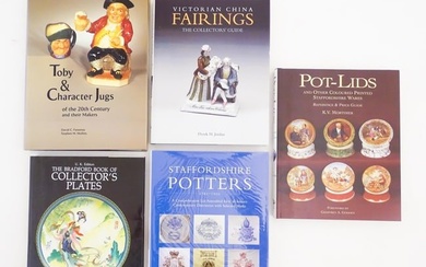 Books: A quantity of ceramics reference books comprising The Bradford Book of Collectors Plates