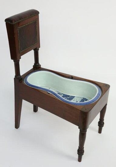 Canton Porcelain Bidet in a George III Mahogany Stand, early 19th Century