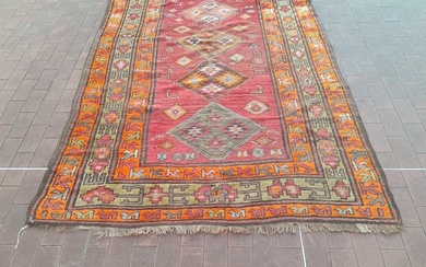 Carpet - 245 cm - 125 cm
