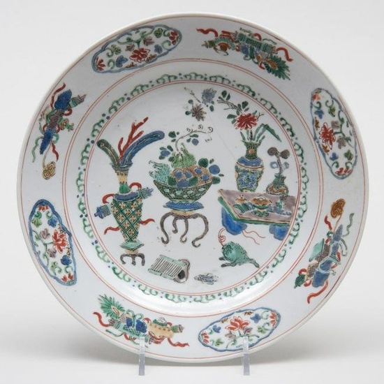 Chinese Famille Verte Porcelain 'One Hundred Antiques' Plate