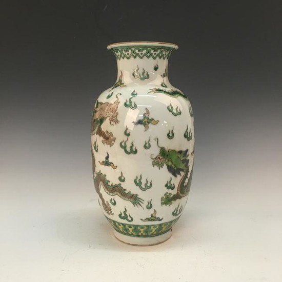 Chinese Susancai 'Dragon' Vase, Kangxi Mark