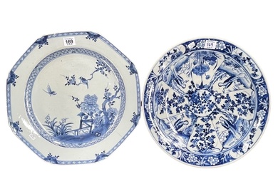 Chinese early 19th Century blue and white octagonal charger,...