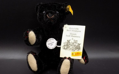 Cuddly Steiff teddy bear. Original ear tag