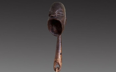 Cuillère figurant un visage - Wood - probably Borneo - 1st half 20th century