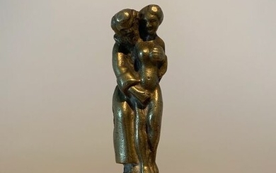 Erotic Seal monk tampering with a naked young lady - Bronze - Circa 1900