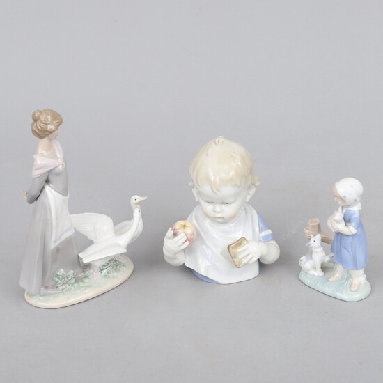 FIGURES, 3 pieces in porcelain, Germany and Spain.