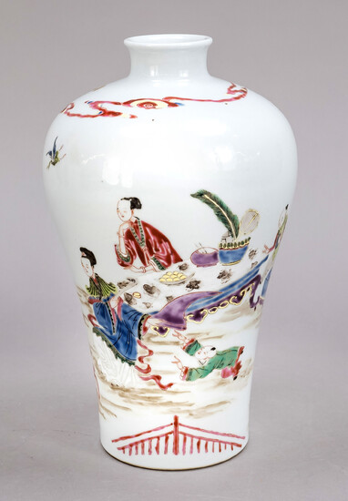 Famille Rose Meiping vase, China, probably 19th c