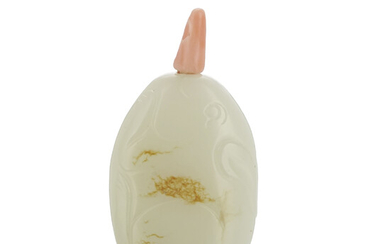 Flacon à priser galet formant un lapin en jade couleur céladon pâle, Chine, h. 5,5 cm