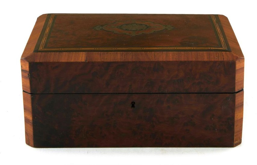 French burl walnut and Boulle-inlaid box
