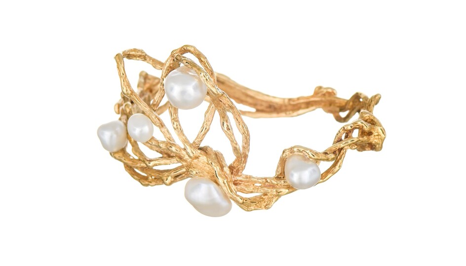 Gilbert Albert, bracelet or 750 à décor végétal rehaussé de perles de culture blanches, boîte