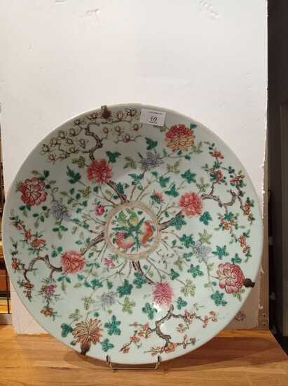 Grand plat en porcelaine polychrome Chine,... - Lot 69 - Daguerre