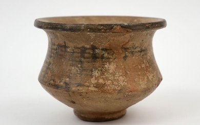 INDUS VALLEI CIVILISATIE - ca 3000 tot 2000 BC recipiënt in aardewerk met beschilderde geometrische...