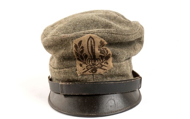 ITALY, Kingdom Troop cap of the Arditi in green-grey wool, with double ventilation eyelet in...