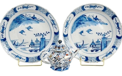 Imari Teapot and Pair of Chinese Export Plates